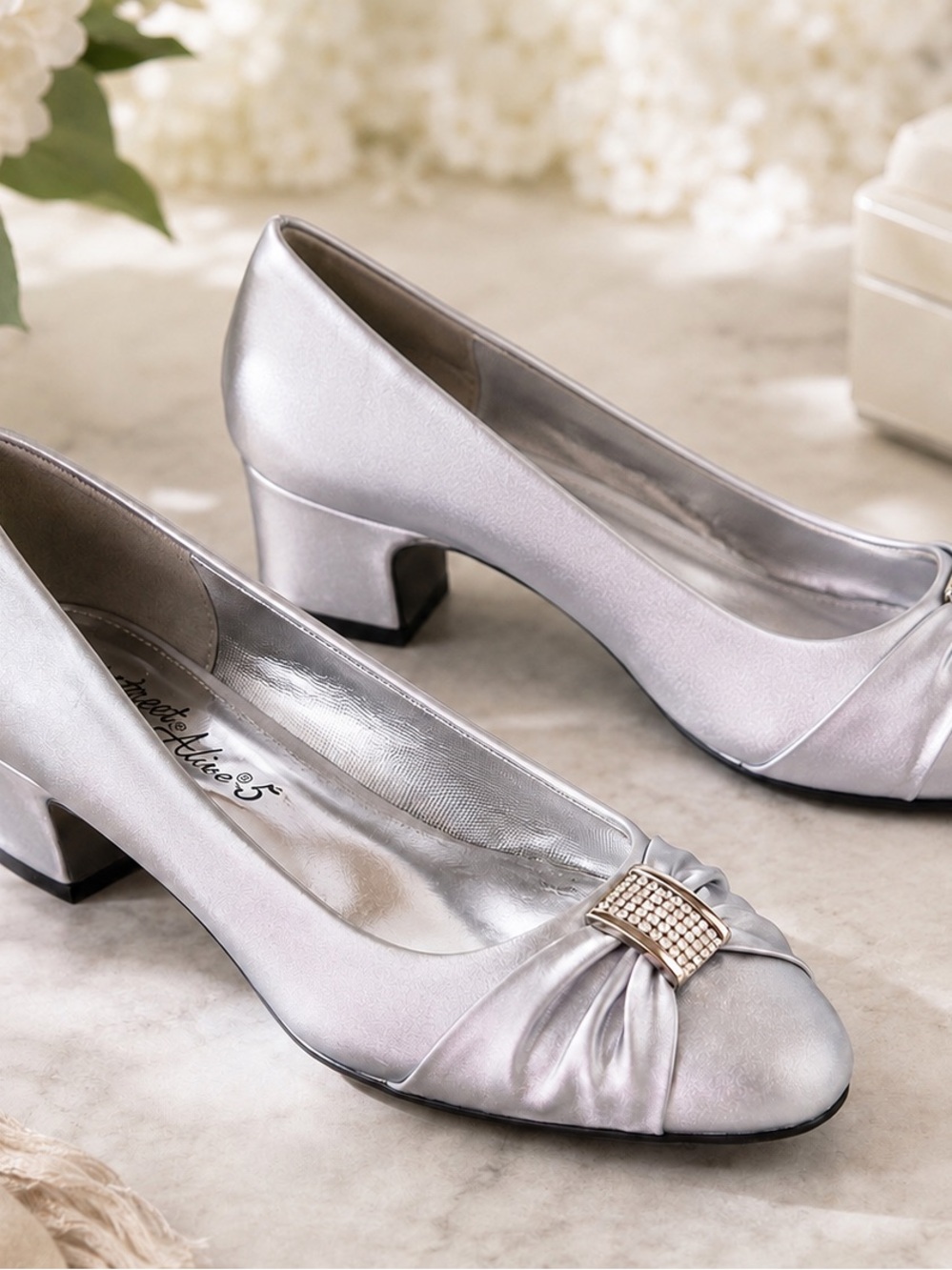 Easy Street Aline 5 Womens 9.5M Silver Satin Finish Block Heel Pumps Rhinestone